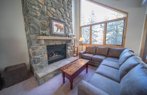 Mountain House House | Walk to ski slopes! Private hot tub and garage!