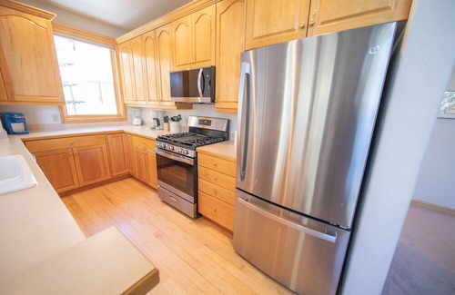 Mountain House House | Walk to ski slopes! Private hot tub and garage!