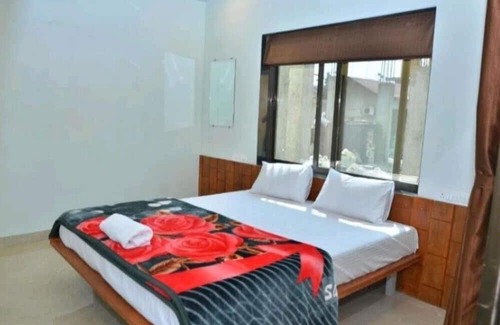Bhilar Villa | Unique Inn Villa Strawberry Farm Fragrance