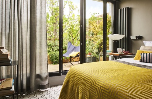 Combat Apartment | Rooftop, panoramic view of Paris.
