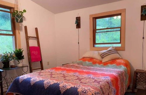 Denver Cottage | Storybook Cottage in The Catskills