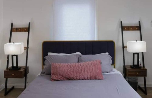 View Park-Windsor Hills House | 2 miles to SoFi, w/ free parking
