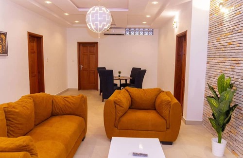 Littoral Department House | House 5 Mins From the Beach, 15 Mins From the Airport