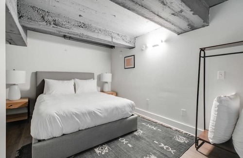 Center City East Apartment | Sosuite | 1BR Loft w W/D, Gym, Lounge