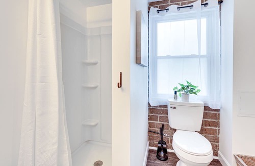 Greentown Apartment | Ohio Studio Centrally Located Near Attractions!