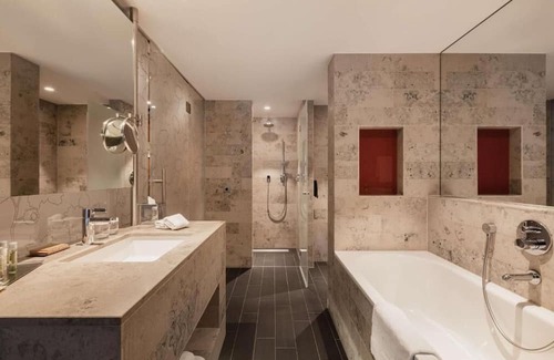 The Hague Center House | Excellent Choice! 3 Business-Friendly Spaces for Work Trip