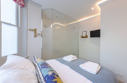 Campden Apartment | Small Kensington Studio, 5 mins to Kensington Palace & 10 mins to Portobello Rd