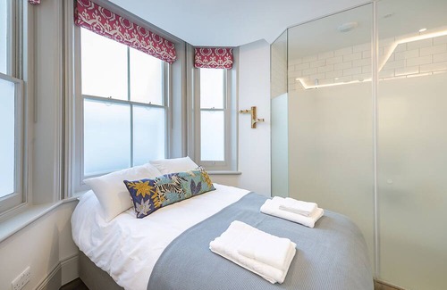 Campden Apartment | Small Kensington Studio, 5 mins to Kensington Palace & 10 mins to Portobello Rd