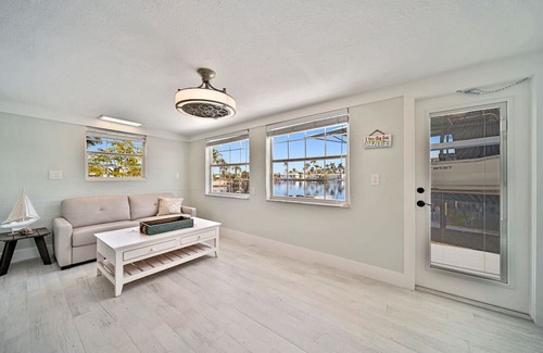 Matlacha House | Blue Lagoon: Weekly Bookings Available in Charming Matlacha, FL community!