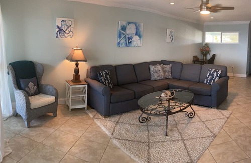 Bolongo Bay Condo | Unbeatable views, central location, tranquil, peaceful, clean condo