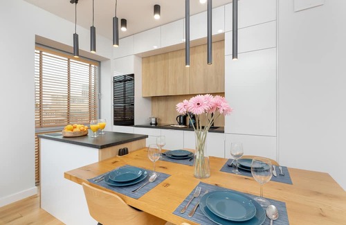 Srodmiescie Apartment | Port Marine With Sea View by Renters