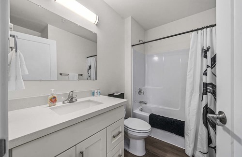 South Tacoma Apartment | Stylish 10 Apartment Units near Fort Lewis