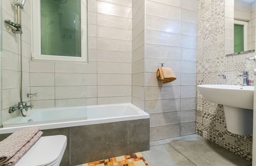 Qawra Apartment | Brand New 3Bdr 2 Bth Apartment with Terrace C 12 Bugibba