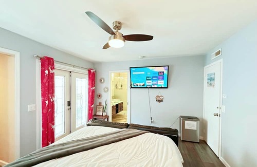 Mira Mesa Apartment | Cozy Bedroom w private bath in Mira Mesa