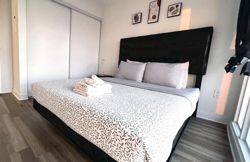 CityPlace Apartment | Rhenie-Downtown Toronto Suites