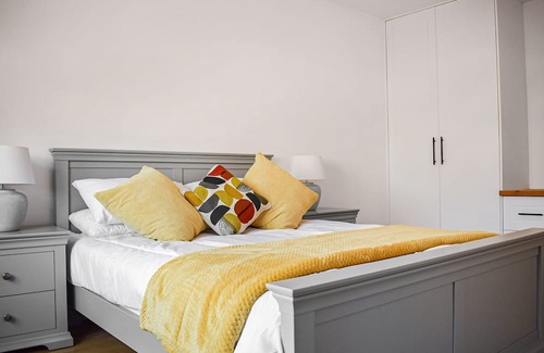 Worthing Cottage | 2 bedroom accommodation in Goring-by-Sea