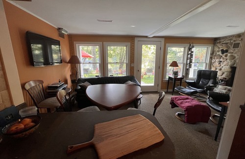 Montague Cottage | Magical Waterfront Gem