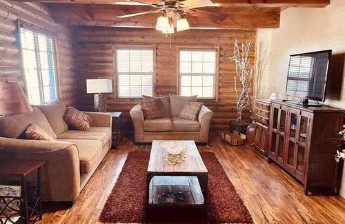 Mesquite Cabin | Cabin Retreat Mesquite Vacation Rental with Fenced Backyard!