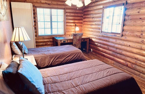 Mesquite Cabin | Cabin Retreat Mesquite Vacation Rental with Fenced Backyard!
