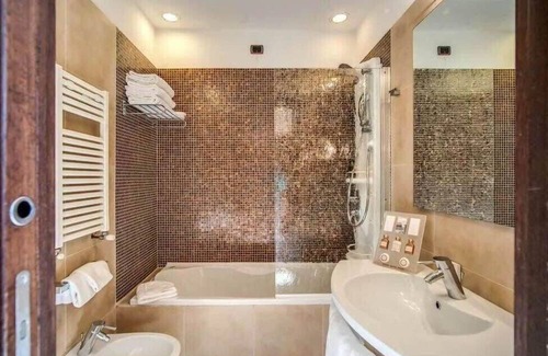 Ripa Apartment | Extraordinary 1BR Suite Triple Accommodation