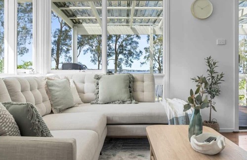 Budgewoi House | Lakefront with Amazing Views