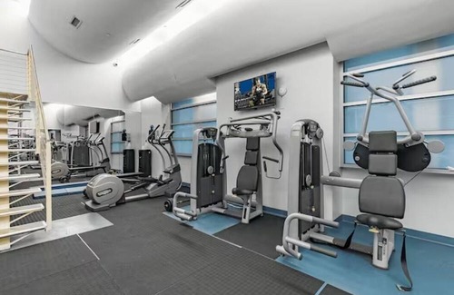 Midtown House | Central Hotel Room with 2 Bedrooms & at Bryant Park - Times Square