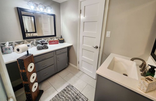 Manhattan House | Adorable and Charming Single-Family Home!