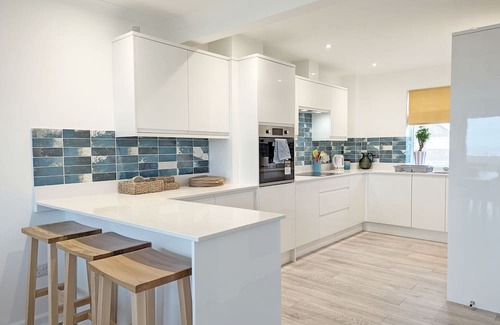 Middleton-on-Sea Cottage | Braganza - a family house that sleeps 9 guests in 4 bedrooms
