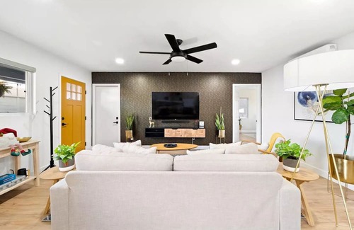 La Presa House | Charming 2 bedroom home in Spring Valley, CA.