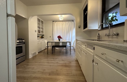 Old Brooklyn House | Be my guest, put my service to the test.