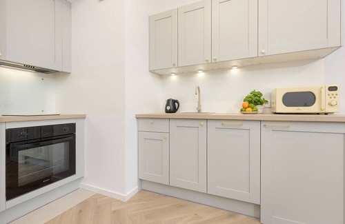 Wlochy Apartment | Modern Apartment With Balcony by Renters