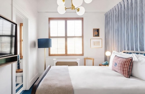 Gaslamp Quarter House | Discover French Bistro Cuisine! 2 Comfortable Units, Near Sunset Cliffs