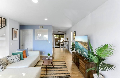 Bay Ho Condo | Sunny 2BR! 10Mins to Beach w/ Ocean View+BBQ+Pool!