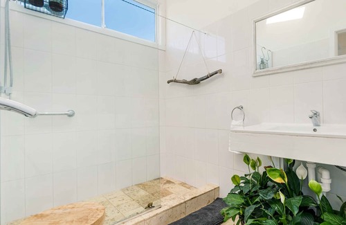 Northern Rivers Apartment | Golden Beachy- 20 steps to the sand!