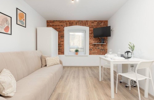 Lodz Apartment | Beige Studio in City Center by Renters