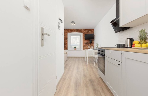 Lodz Apartment | Beige Studio in City Center by Renters