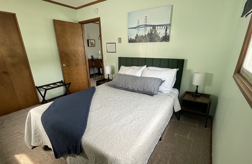 Houghton Lake Cabin | Centrally located and about 120 steps to shore. Dog Friendly!
