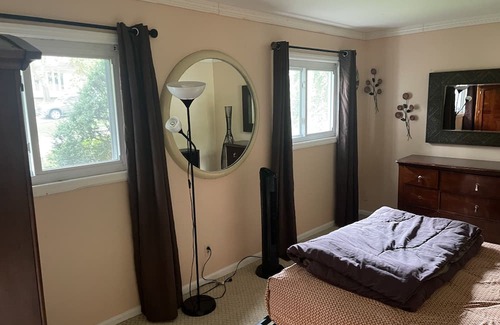 Heathcote House | Large 5 Bedroom House in safe area close to NYC