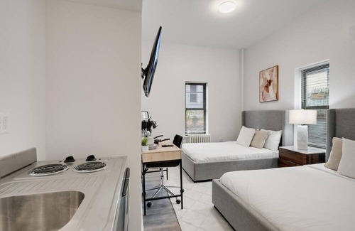 Bay Ridge House | City Escape: Charming Gem in Brooklyn's Vibrant Locale