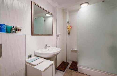 Esentepe Apartment | City View Central Flat 4 min to Zorlu Center