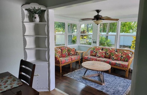 Redington Beach Cottage | Redington Beach Bungalow only few steps from private Redington Beach