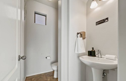 Copper Basin House | Serene 3/2.5 in San Tan Valley! Sleeps 8!