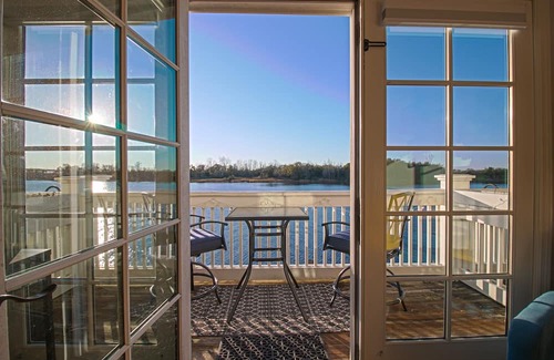 Wilmington Condo | Escape on the Cape - Riverfront Sunset Views in Downtown Wilmington