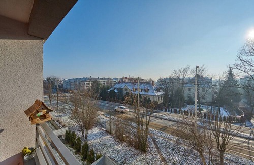Krzyki Apartment | Lively Green Apartment by Renters