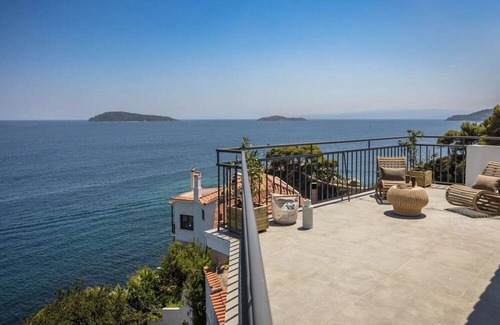 Skiathos Villa | ISholidays Skiathos The Rock Suite