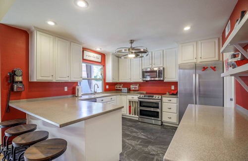 Santiago House | Be in the heart of Scottsdale and enjoy a relaxing pool, game room, and hot tub!