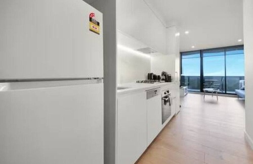 Malvern East Apartment | City to Bay Views and Racecourse