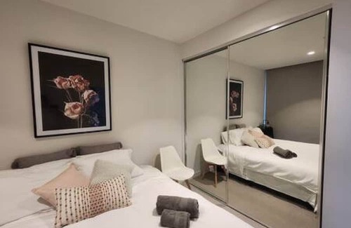 Melbourne Central Business District Apartment | A Cosmopolitan Hub in CBD Centre