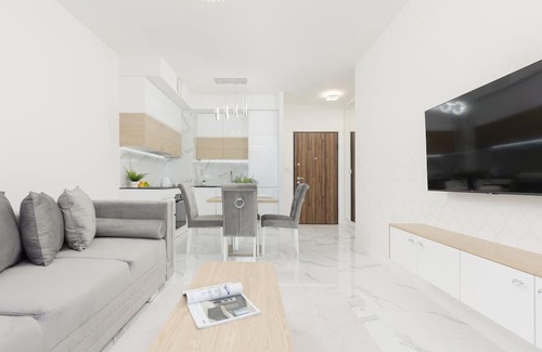 Wilanow Apartment | Wilanów Balcony & Parking by Renters