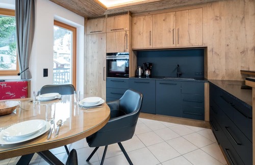 Hinterglemm Apartment | Property straight to ski slope Saalbach-Hinterglemm